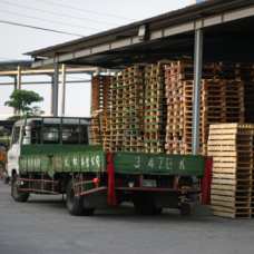 棧板訂做,各種木箱,內外銷木箱,機械箱設計,代客包裝箱,代客開木箱,木箱買賣,熱處理代工服務,龍興木箱行